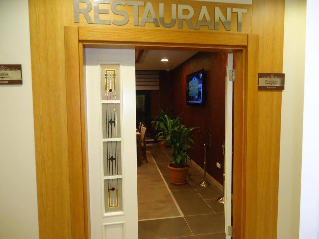 Moonlight Hotel Sihke 外观 照片